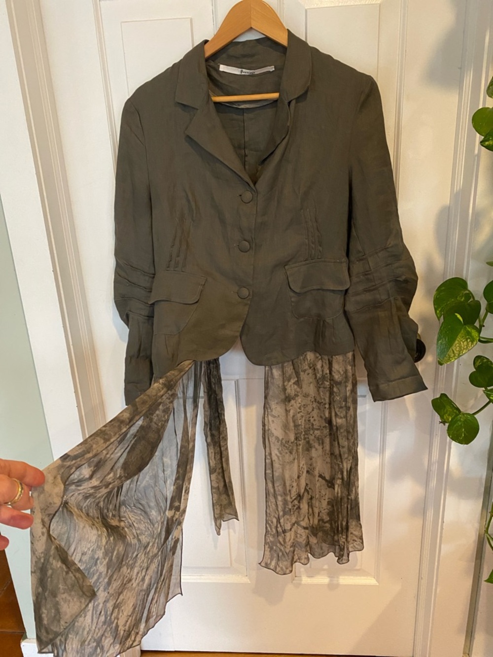 Fabulous Maurizio 💯% Linen Blazer Gray Boho feminine pleated, chiffon whimsical